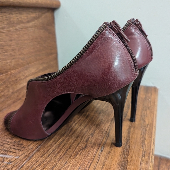 Carlos by Carlos Santana burgundy Passion Zippered stiletto skyscaper Heels Sz 7 - Picture 12 of 15